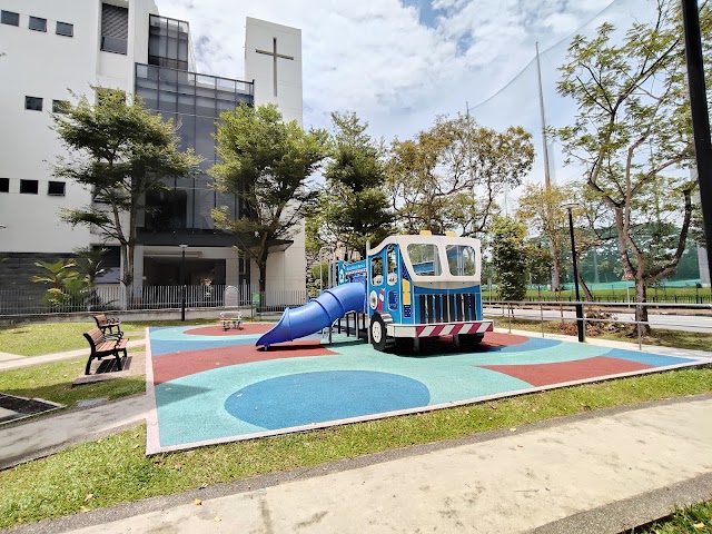 Blk 334 Recycling Truck Playground — second view