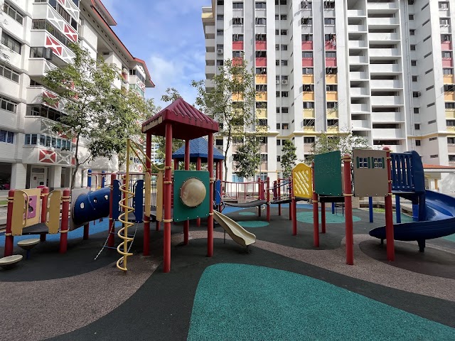 Playground - Blk 319 Ang Mo Kio Ave 1 — second view