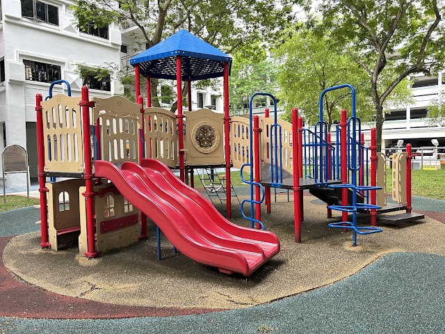 Cached photo showing partial tree shade at Playground at 952 Hougang Ave 9