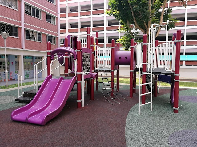 Playground Blk 439