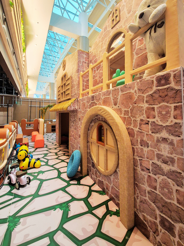 City Square Mall Sheltered Playground — second view
