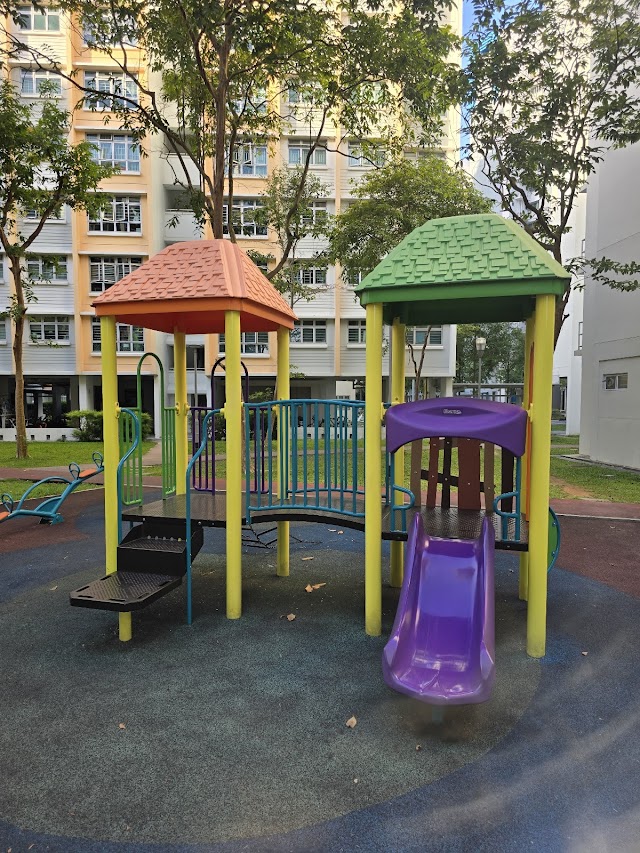 180A Rivervale Cres Playground