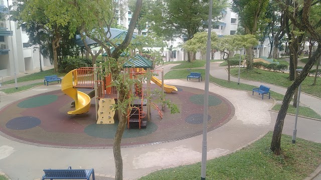 Blk 154 Toa Payoh Lor 2 - Playground — second view