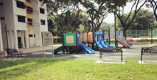 Playground - Between BLK 5 AND BLK 6 Ghim Moh Rd — second view