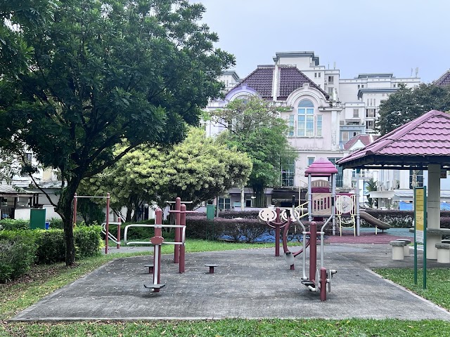 Burgundy Crescent Playground