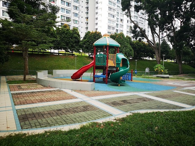 Playground Blk 412