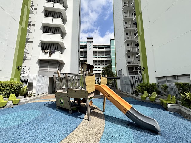 Boat Playground - 547B Bedok North Avenue 1