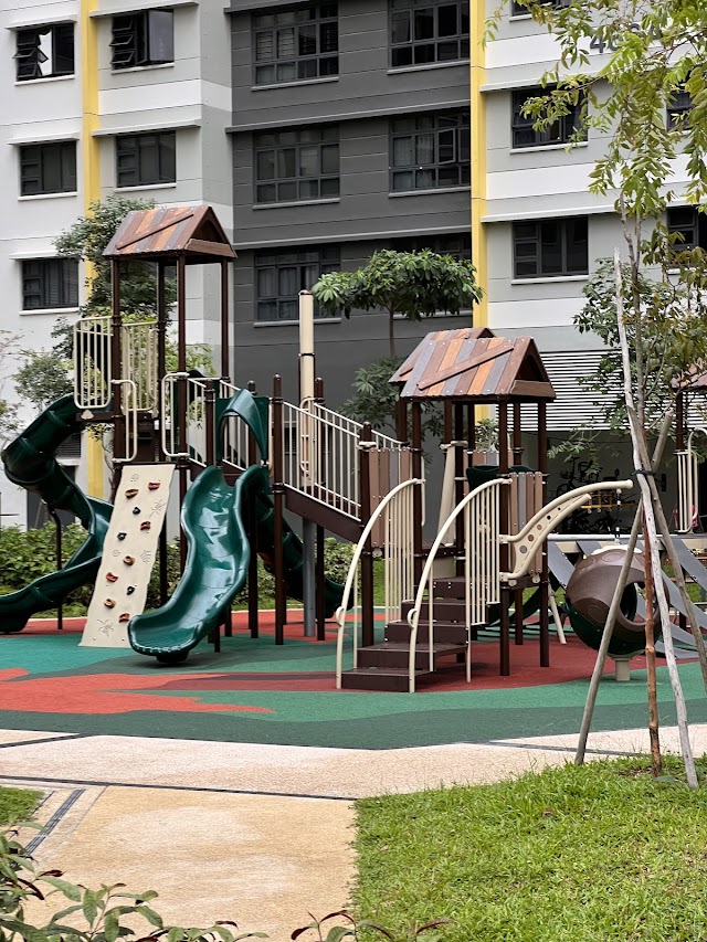 Clementi Peaks Playground — second view