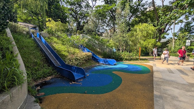 Playground @40 Margaret Dr