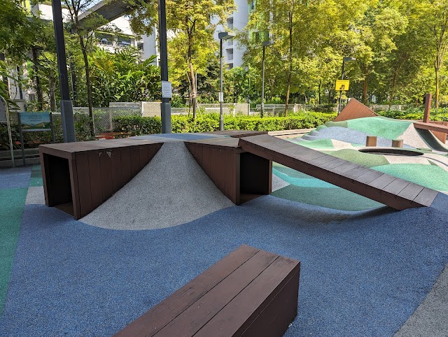 101 Alkaff Courtview Meadow Playground (roof garden)