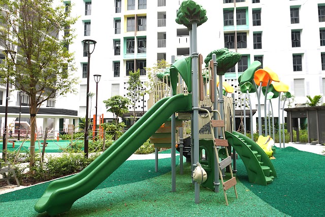308 Parc Clover Playground — second view