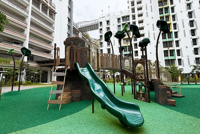 306 Parc Clover Playground — second view