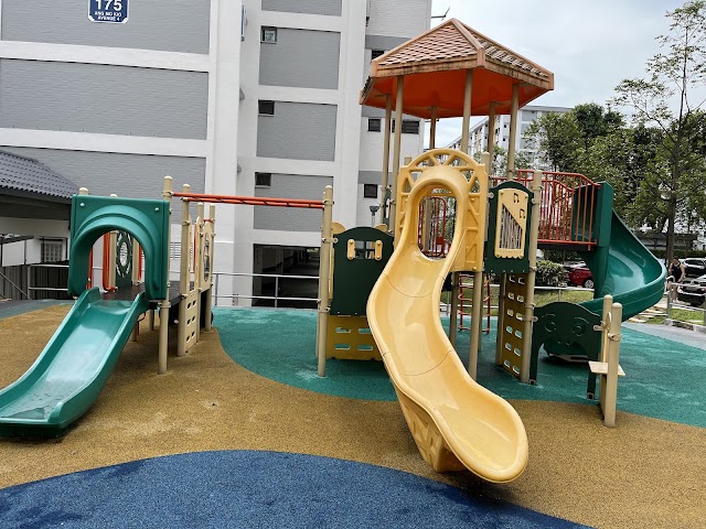 Playground - Blk 175/176 Ang Mo Kio Ave 4 — second view