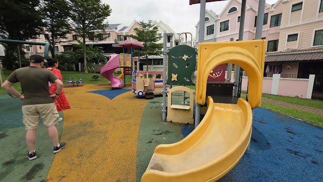 Highgate Walk Playground