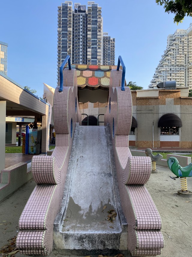 Clock Playground - Blk 514B Bishan — second view