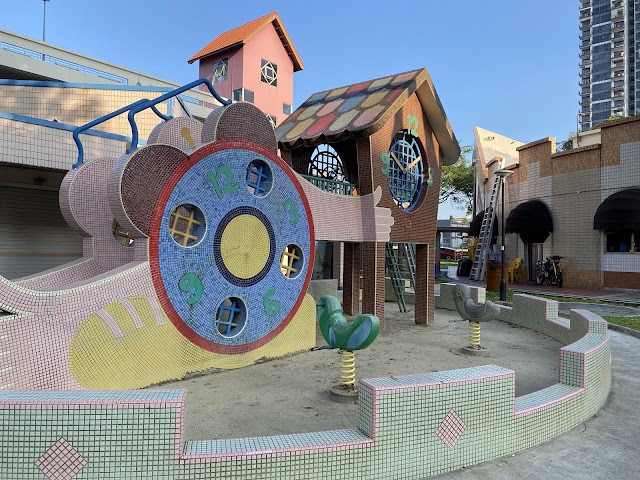 Clock Playground - Blk 514B Bishan
