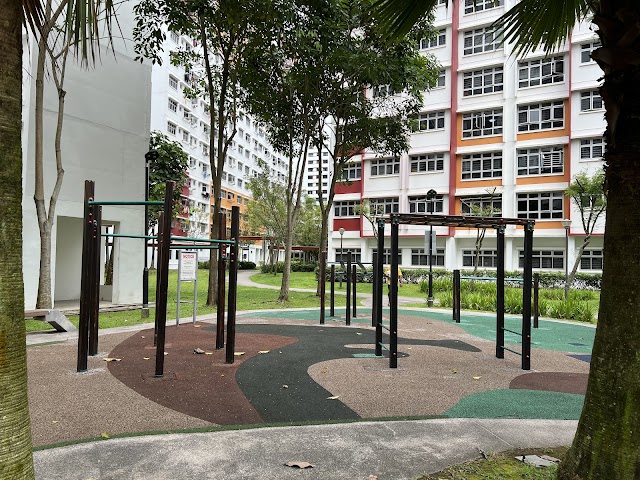 Blk 811 Choa Chu Kang Avenue 7 Playground