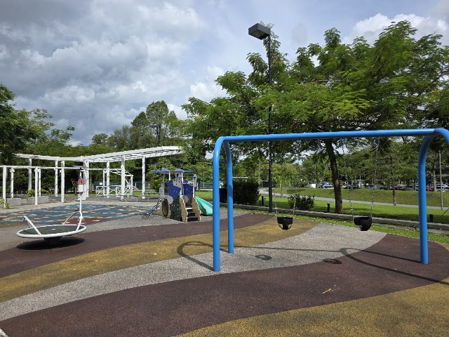 Aeroplane Playground — second view