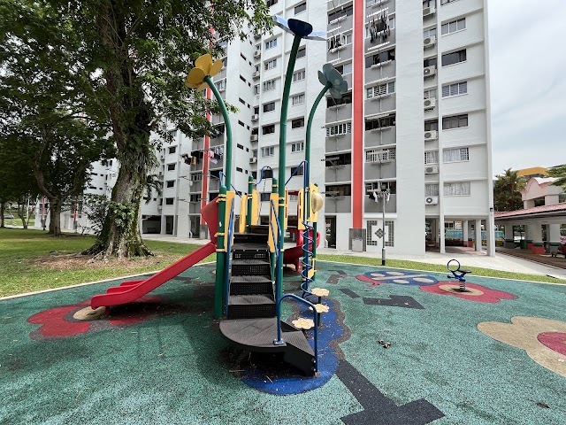 Playground - Blk 229/230 Ang Mo Kio Ave 3 — second view
