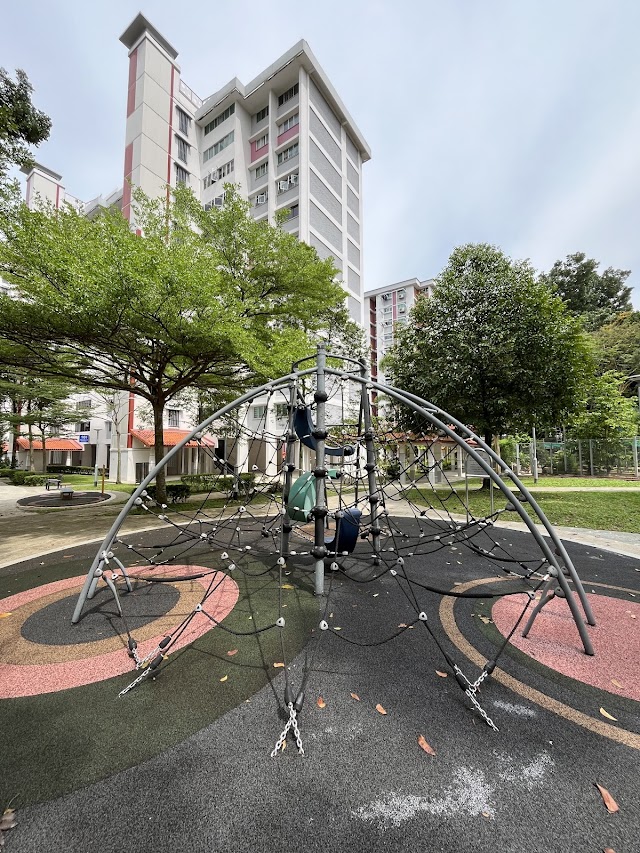 Playground & Tree House - Blk 101 Ang Mo Kio Ave 3