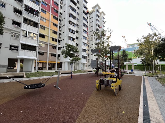Playground - Blk 304 Ang Mo Kio Ave 1 — second view