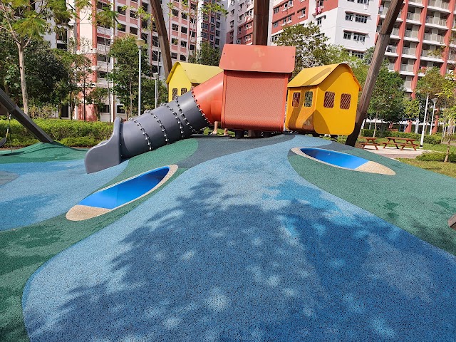 Blk 985B Playground — second view