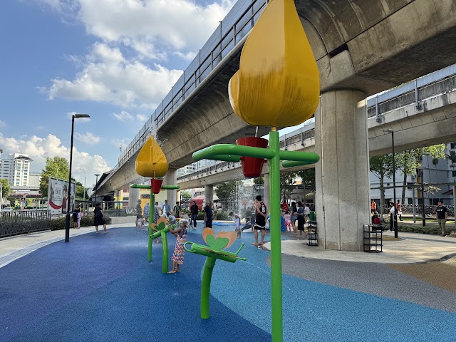 Yew Tee Waterplay Plaza — second view